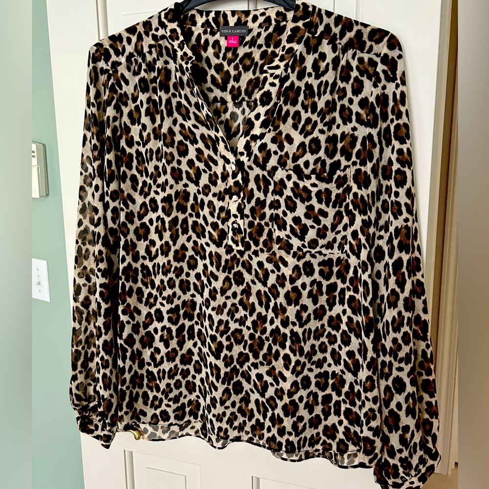 Vince Camuto size large sheer blouse with pocket